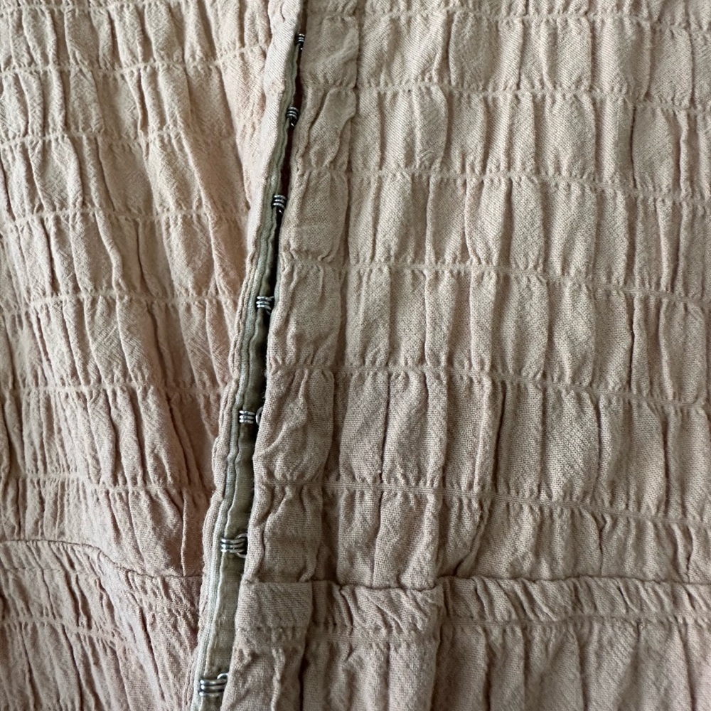 Andrew & Co Crinkle Button Down Tan Shirt, Size 2X - Picture 5 of 8